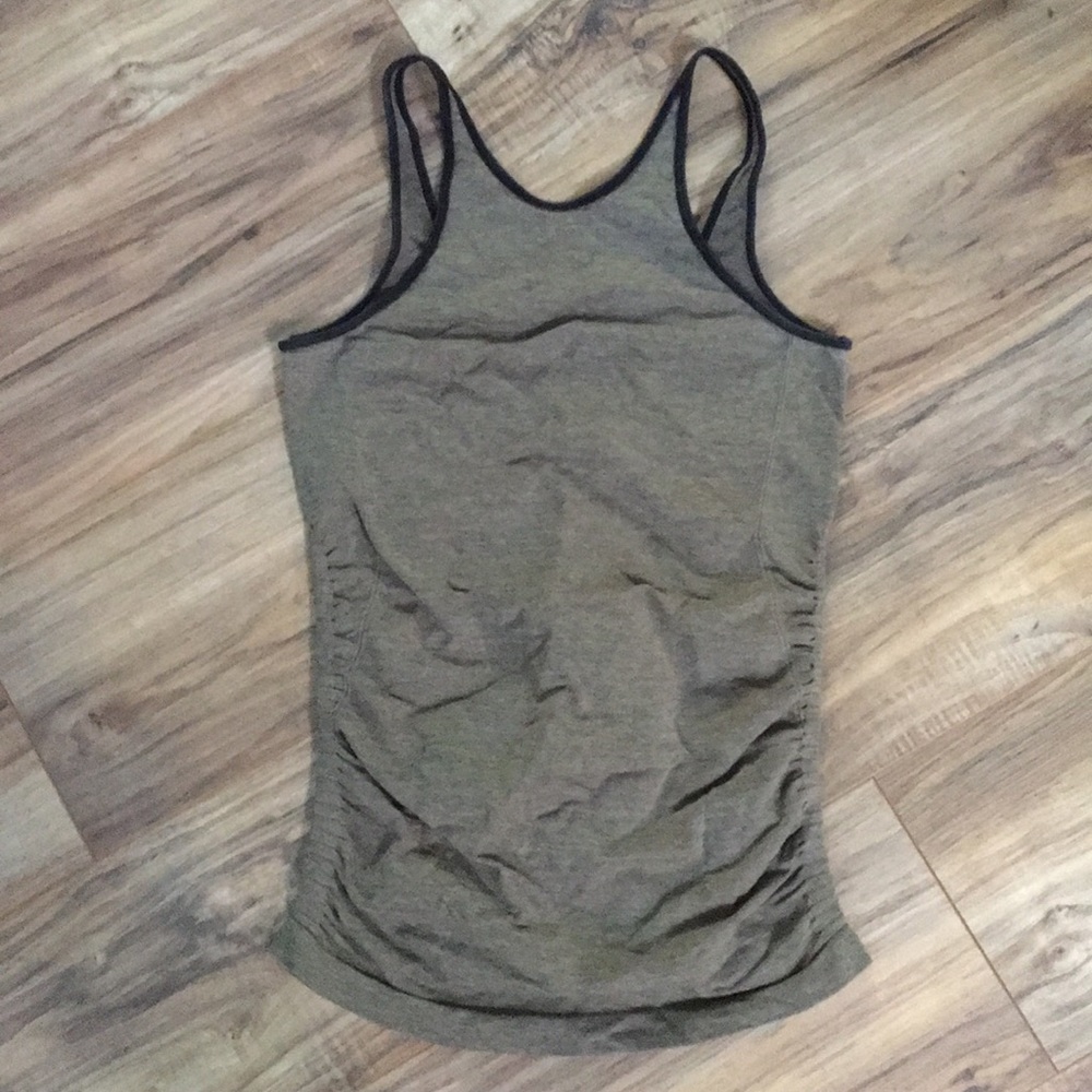 Lululemon In the Flow tank